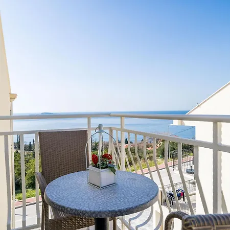Apartment Samba - Comfort One-bedroom With Balcony And Sea View